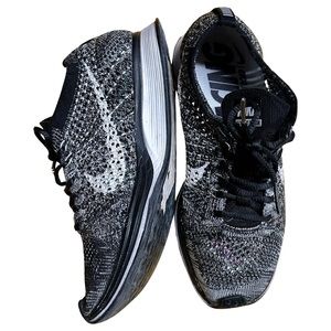 NIKE Flyknit Racer